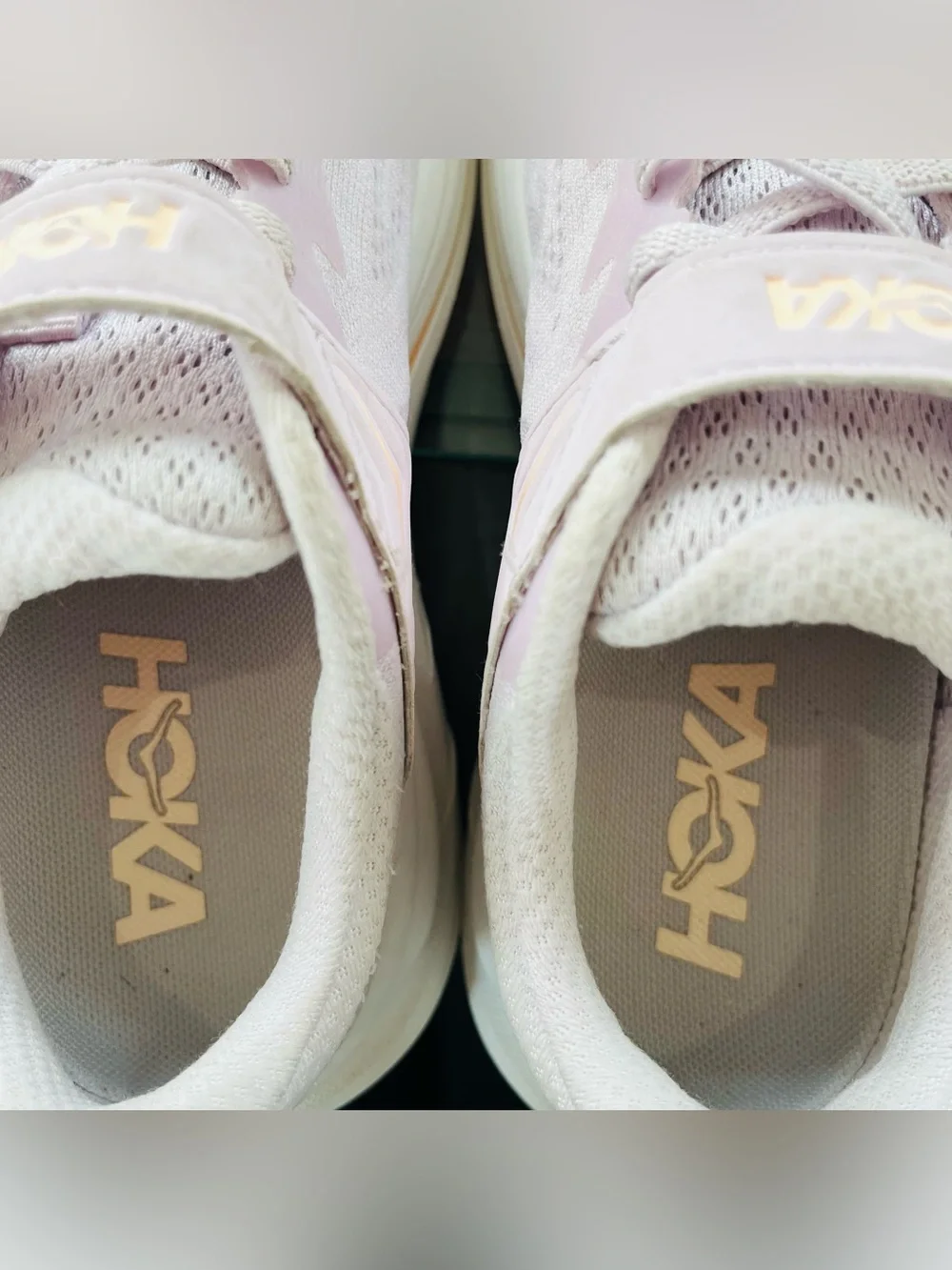 Sz 1.5 Hoka Clifton 10 Little Kids Running Shoes lilac cream/tangerine glow
